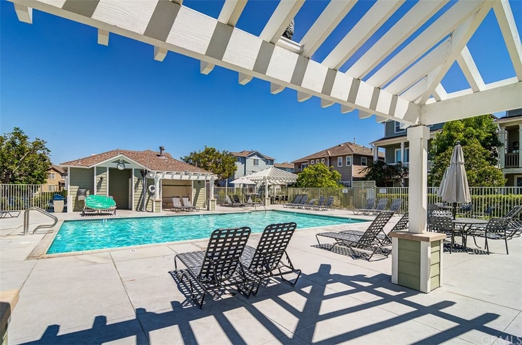 7461 Shelter Cove Cir