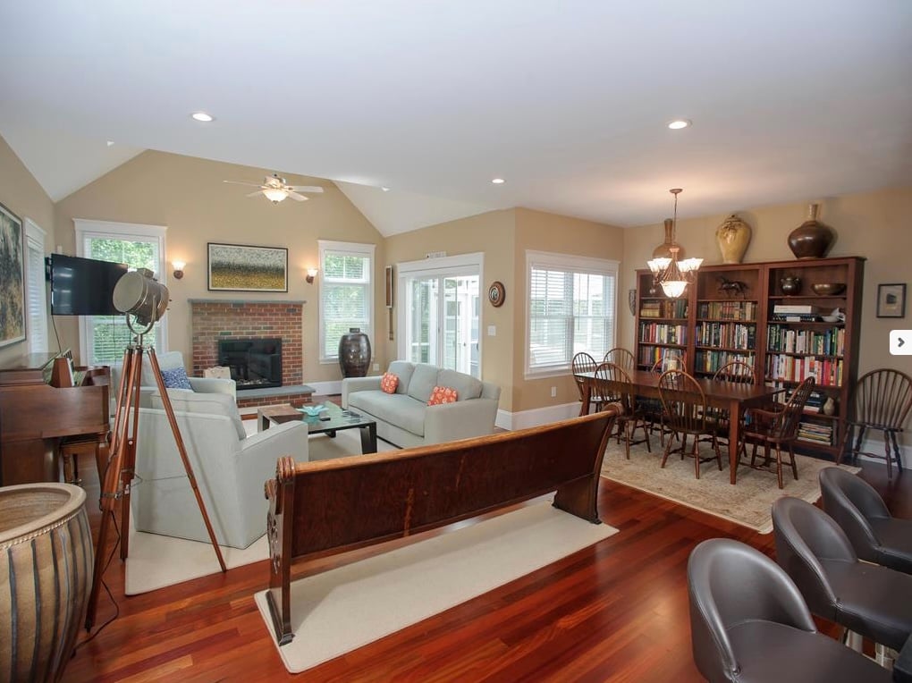225 Great Plains Rd