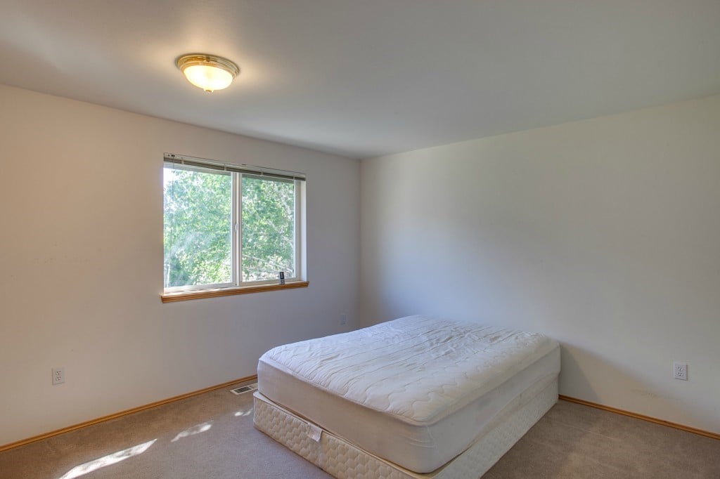 325 W Emerson