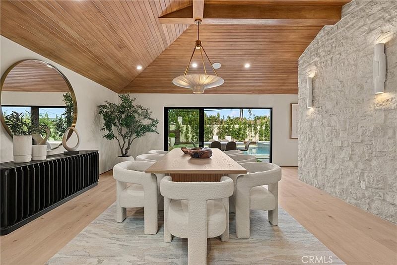 3080 Country Club Dr