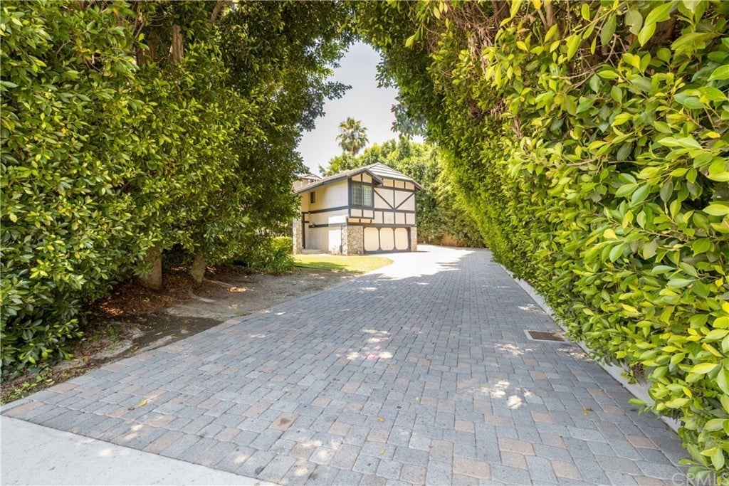 28601 Avenida Del Caballo