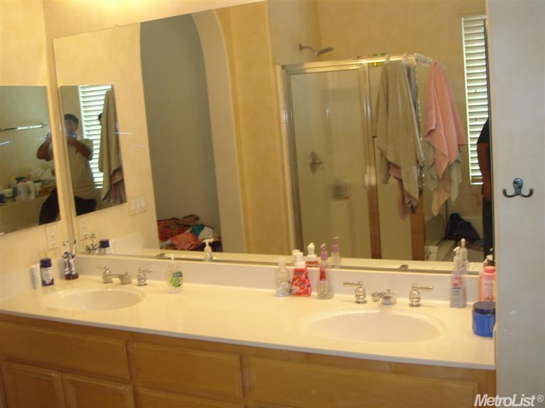 3325 Myna Way Sacramento, CA 95834 Sold Represented Buyer