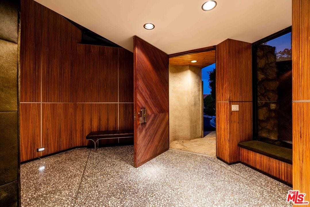 Orion Crest, Devlin Dr, 90069