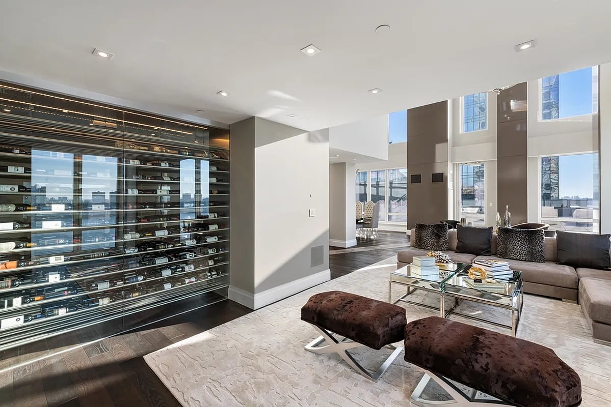 60 Riverside Blvd #2102