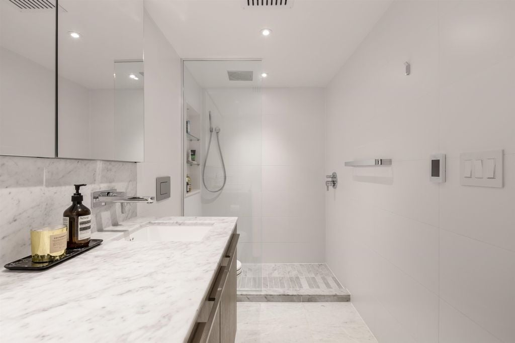 1111 Richards St, #2104