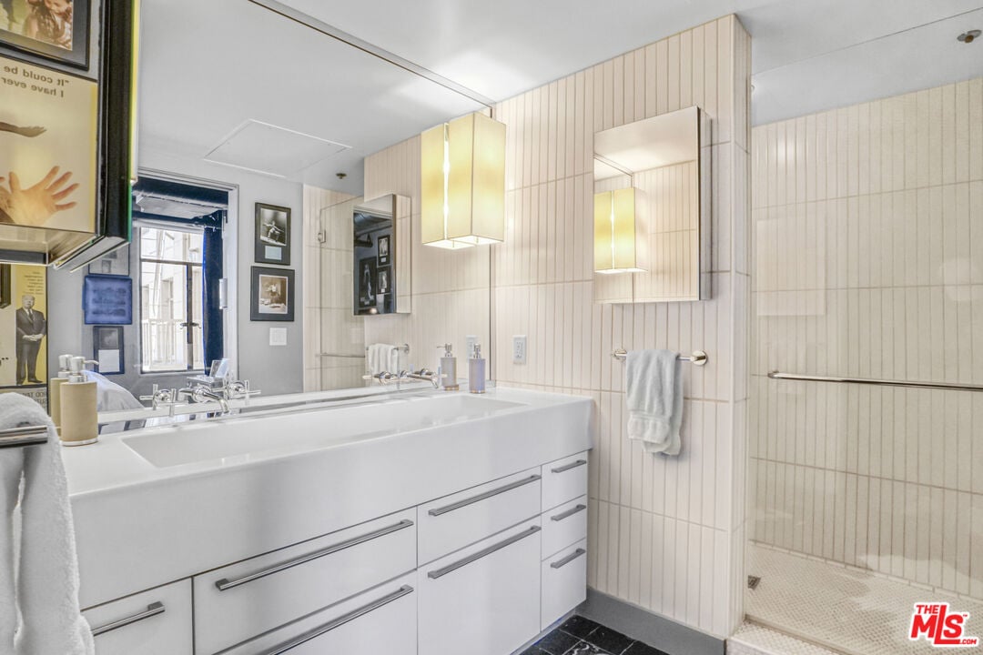 6253 Hollywood Blvd, #903