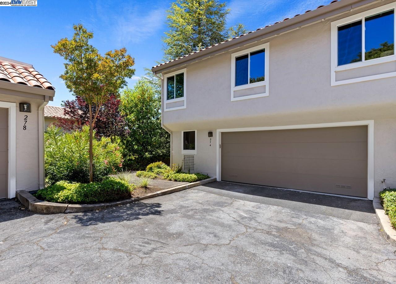 274 Paseo Bernal