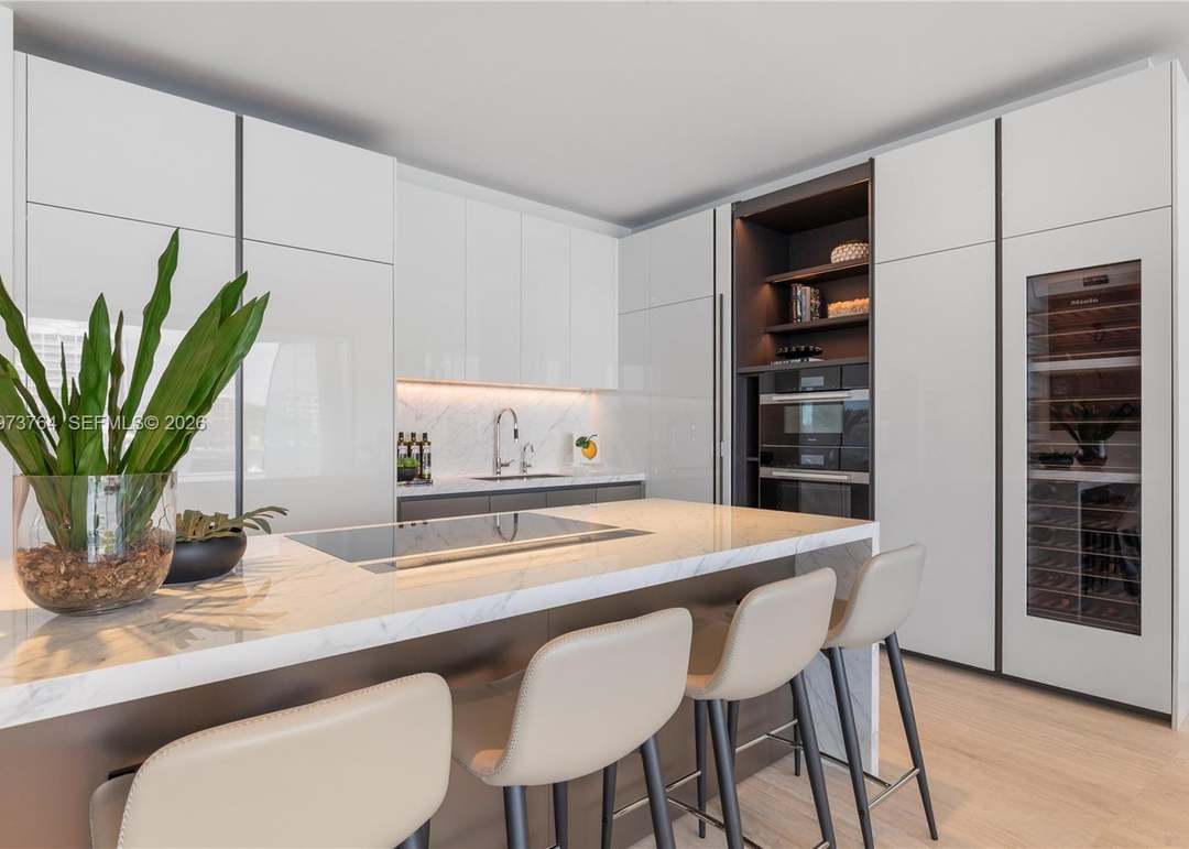 5 Grove Isle Dr Unit S201