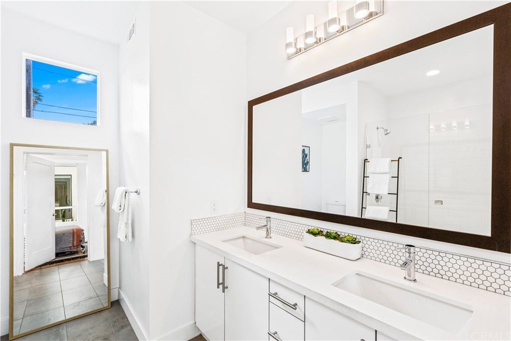 118 S Avenue 50, Unit 301