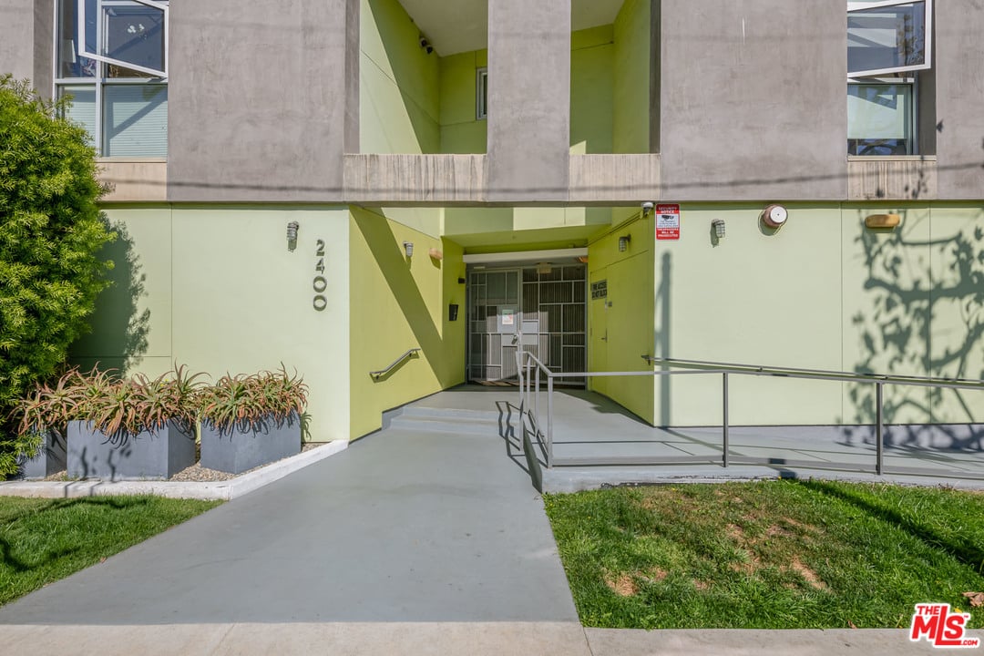 2400 Corinth Ave, Unit 21