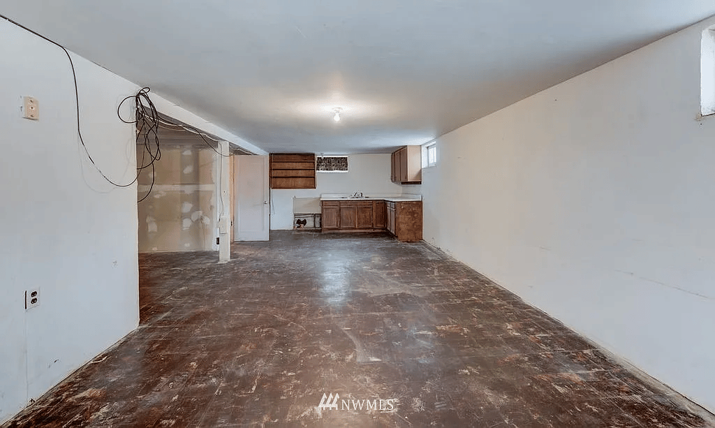 706 E Johnson Ave