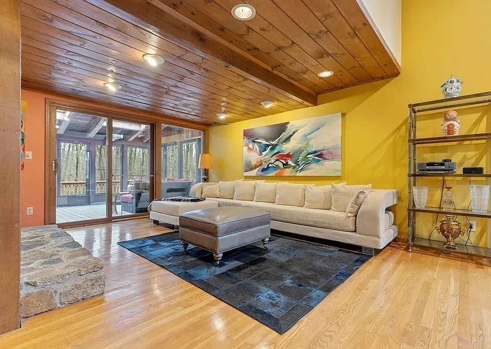 18 Queens Cir