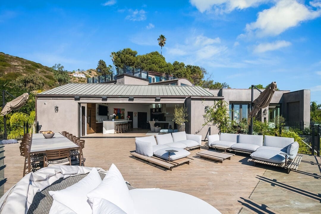 Vireon Pavilion, Pacific Coast Hwy, 90265