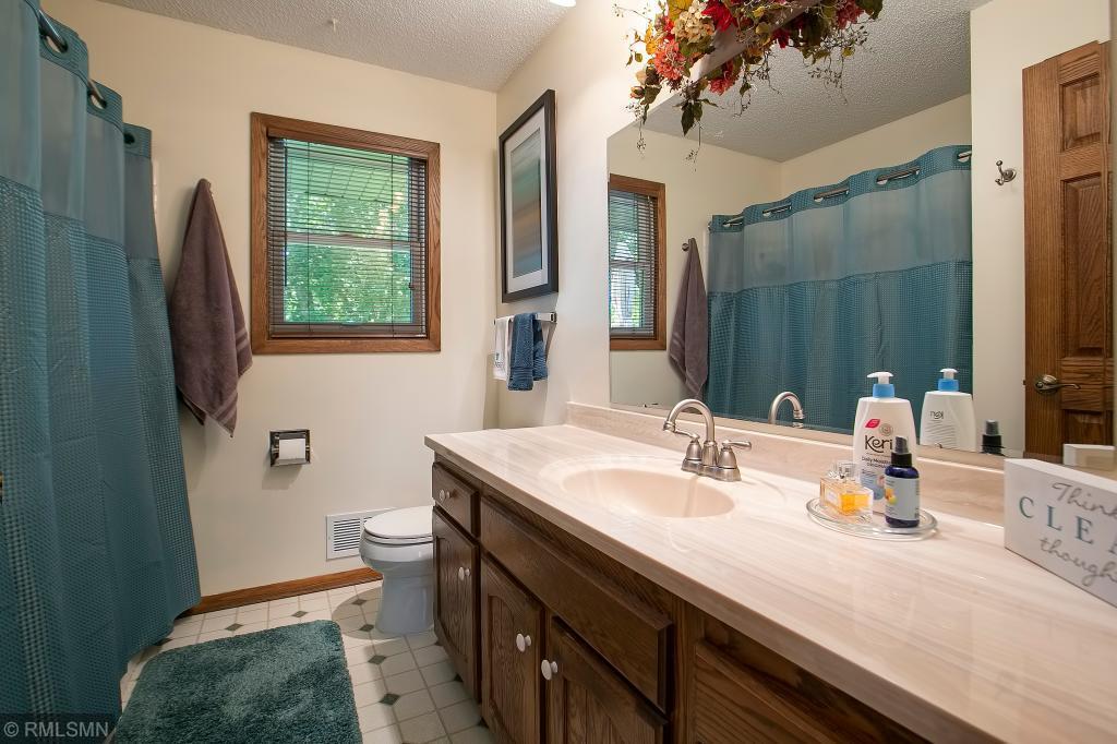4450 Urbandale Ct N