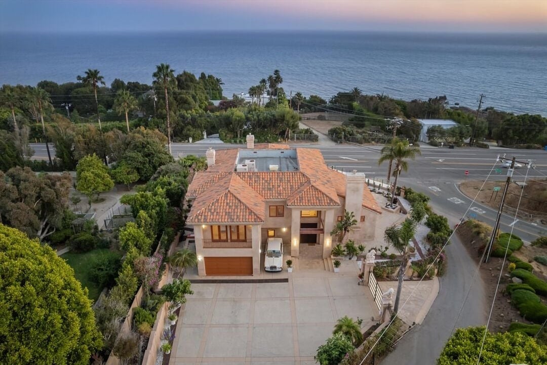 Puesta Del Sol St, 90265