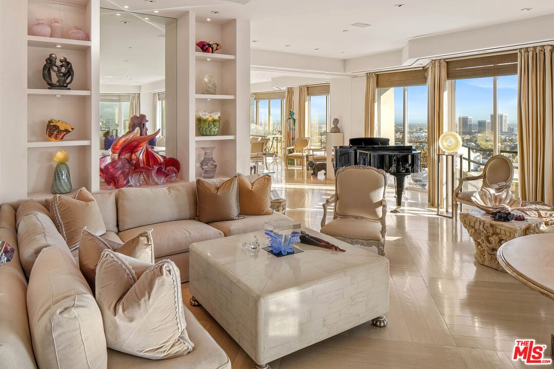 10601 Wilshire Blvd Unit: 20C