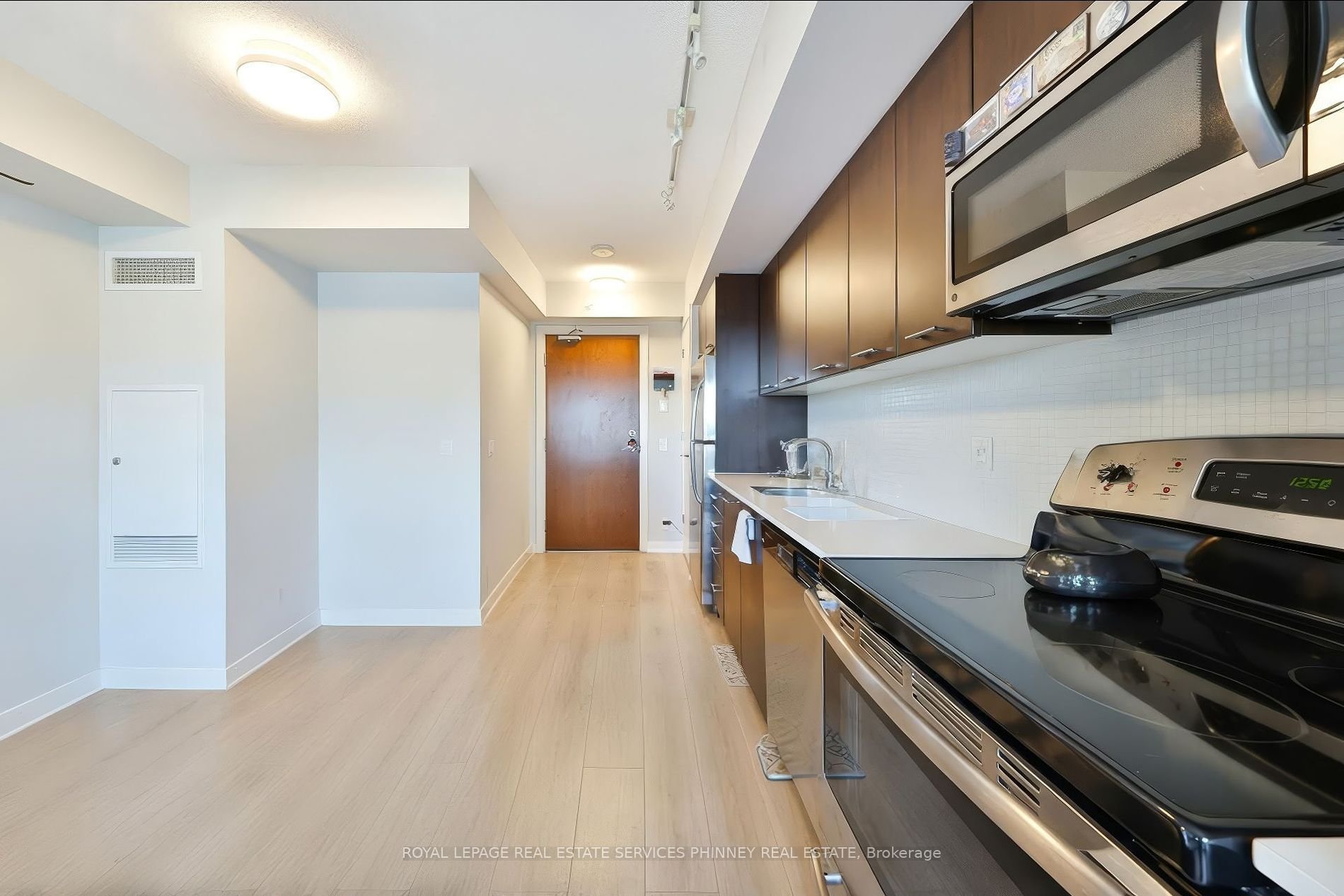 2220 Lakeshore Blvd W 1310