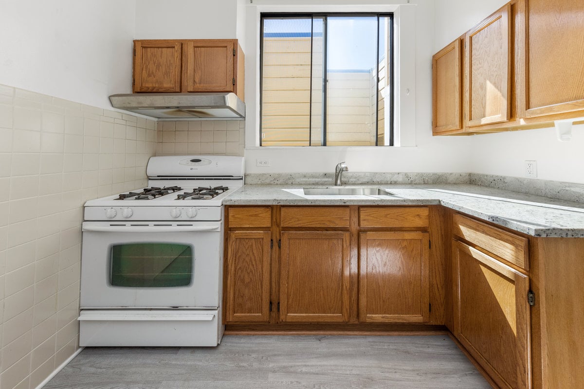1630 Sacramento Street | 6 Units