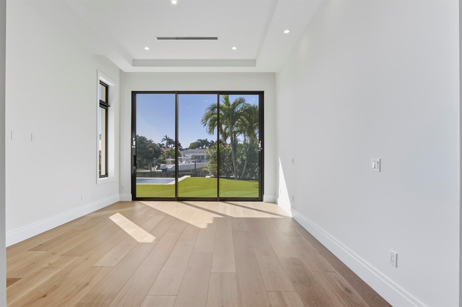 2442 Bay Circle