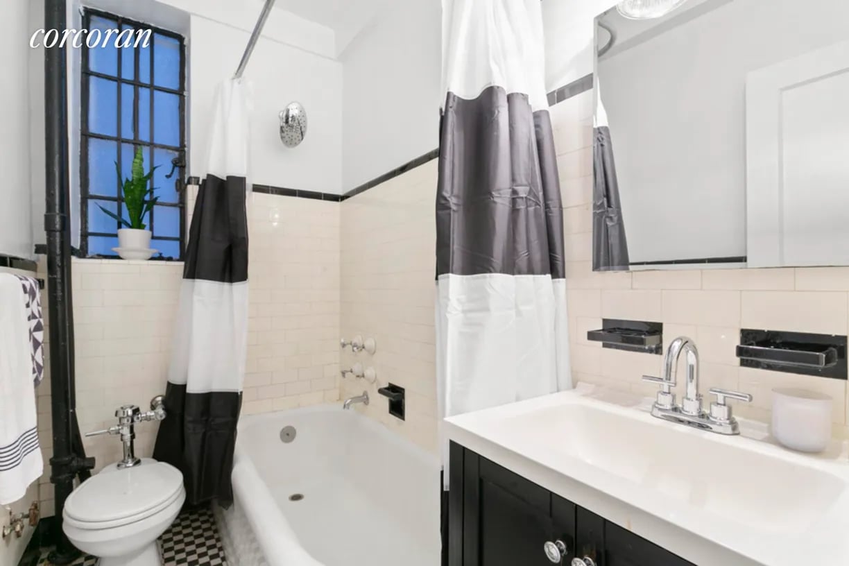 140 E 40th St Apt 1E