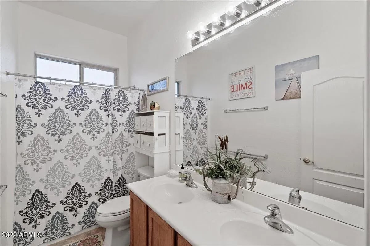 8256 S BLUFF SPRINGS Ct