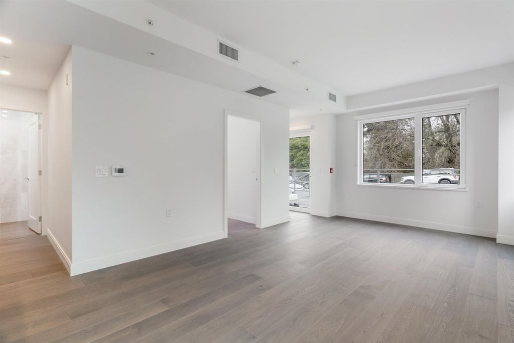 478 W 33rd Ave
