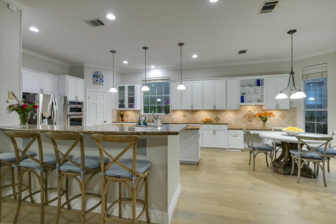 2112 Cliffs Edge Dr