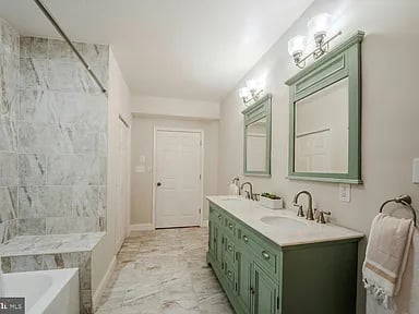 106 Calvary Ct SE