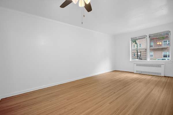 915 E 17th Street 116