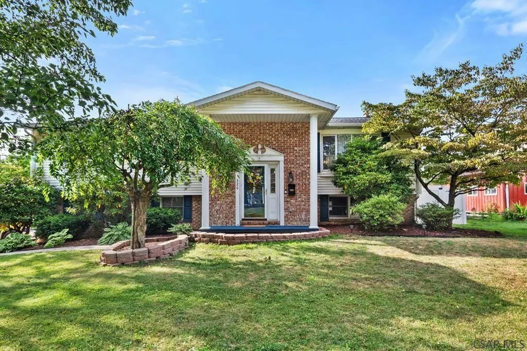 326 Lillie Dr