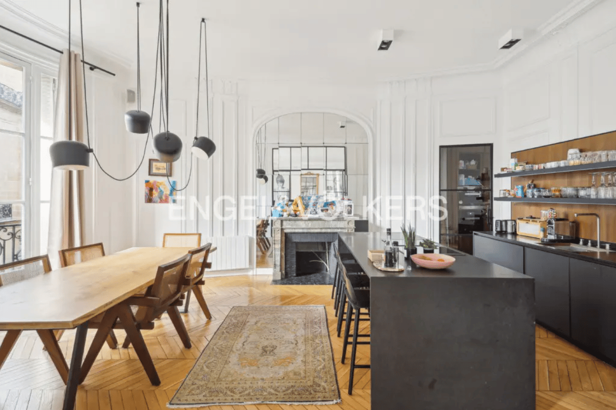 Parisian Apartment In The 16th