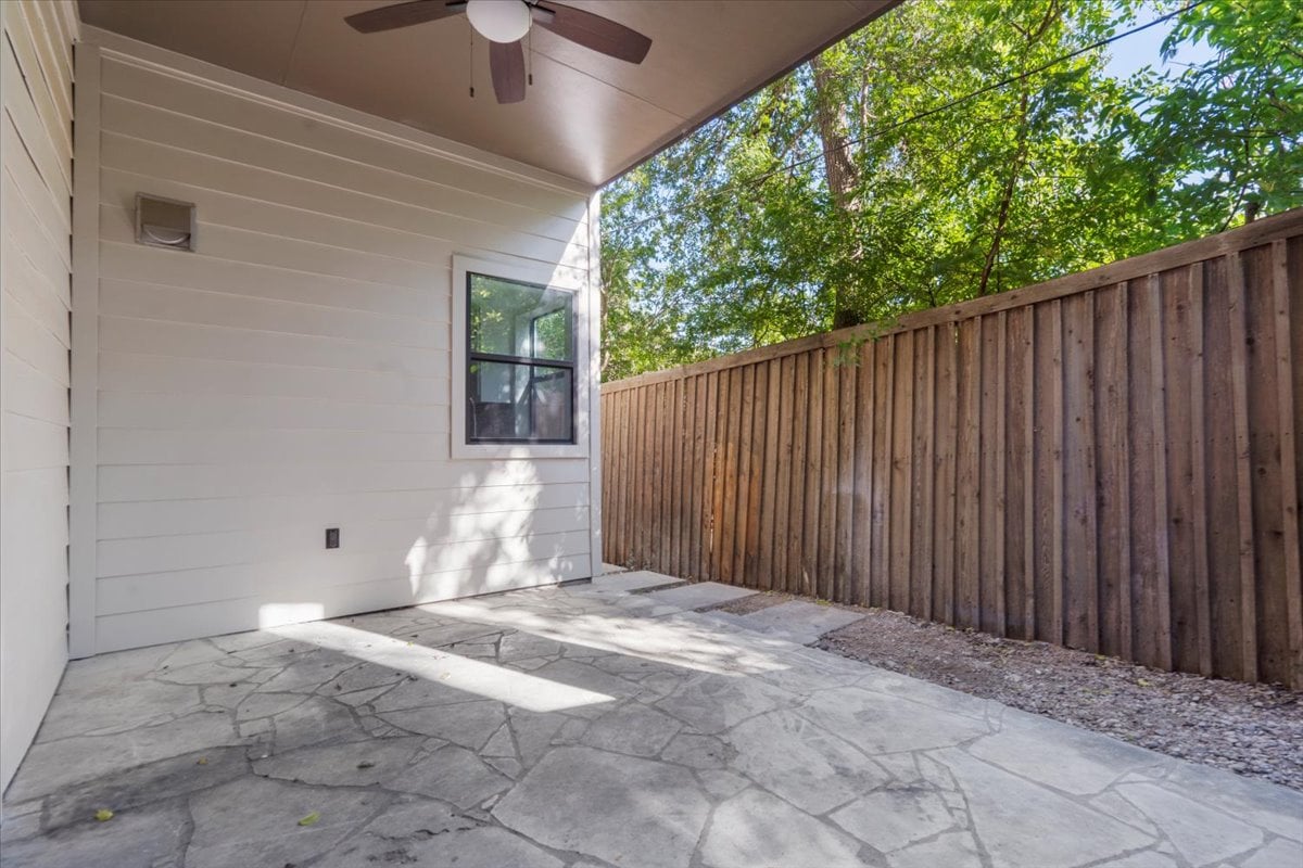 2610 Del Curto Road 2