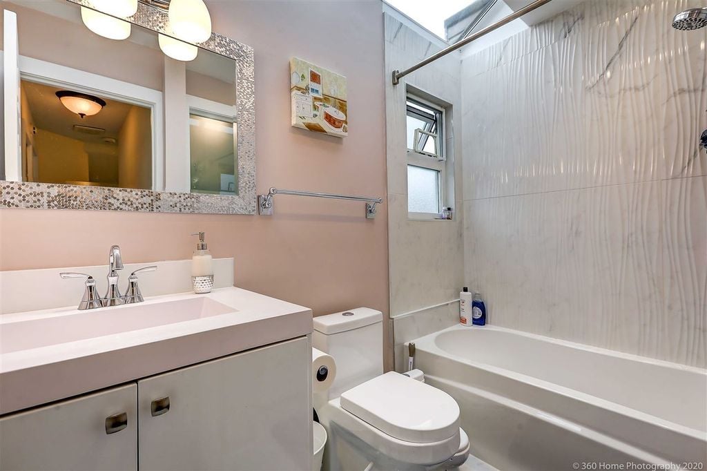 230 W 16th St, #4