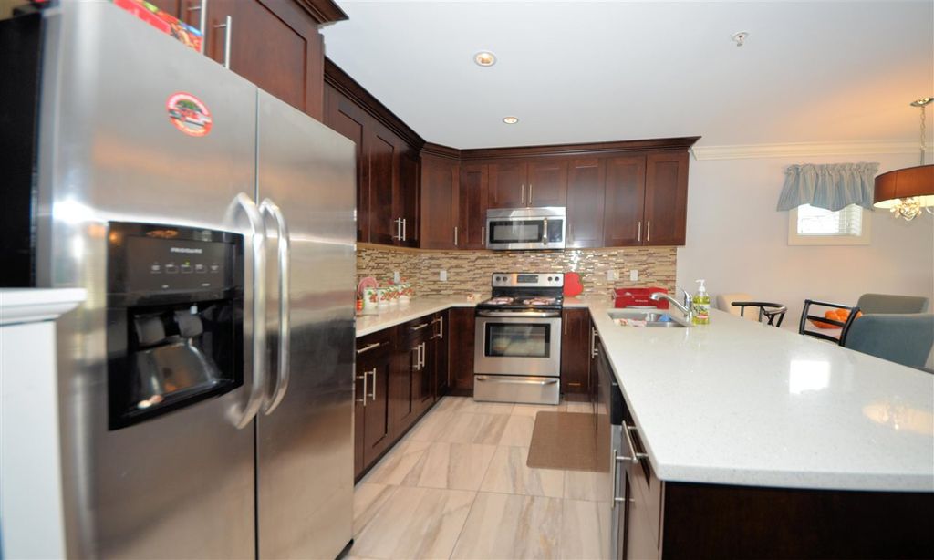 305 Jardine St, #3