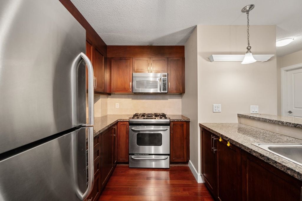 3811 Hastings St, #305