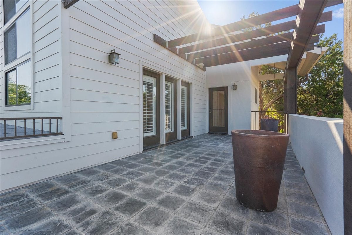 2610 Del Curto Road 2