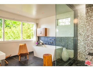 15171 Mulholland Dr