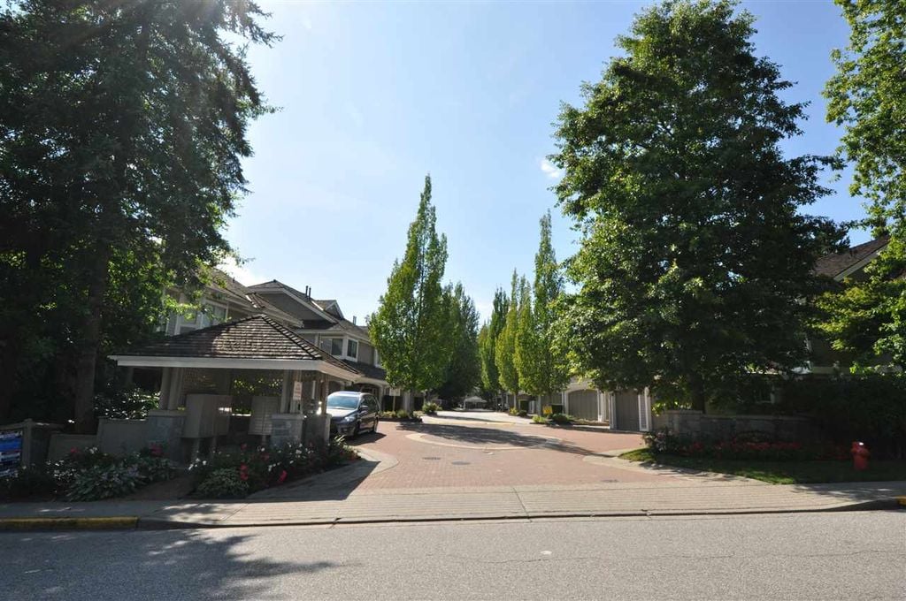 650 Roche Point Dr, #29