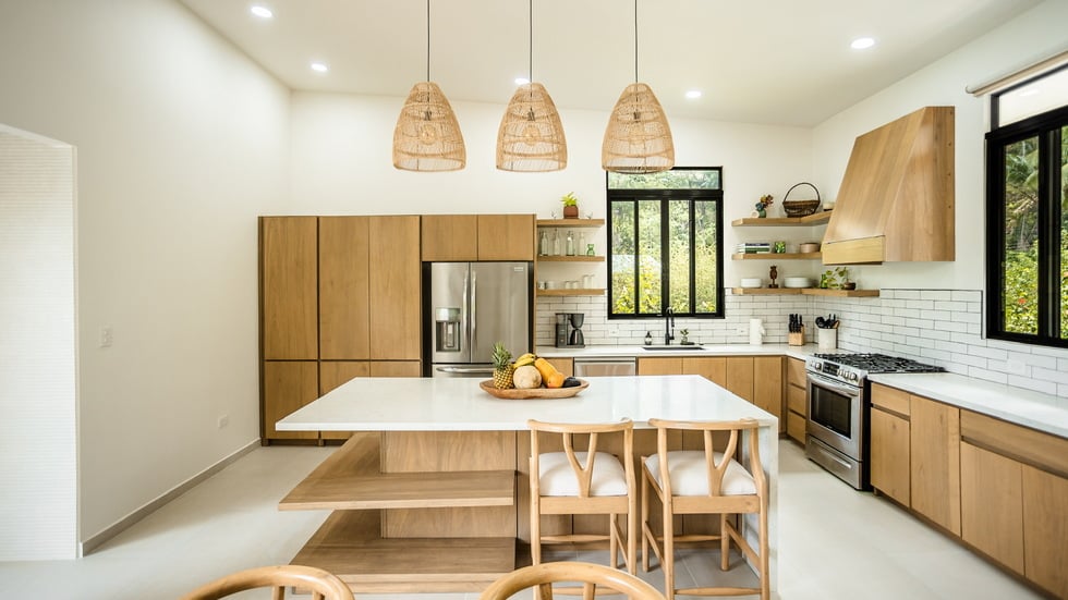 Luxury Riverfront Residence in Playa Dominical Walk to the Beach