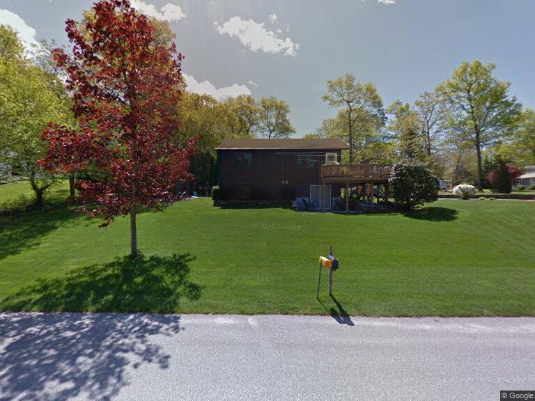 24 Canterbury Dr