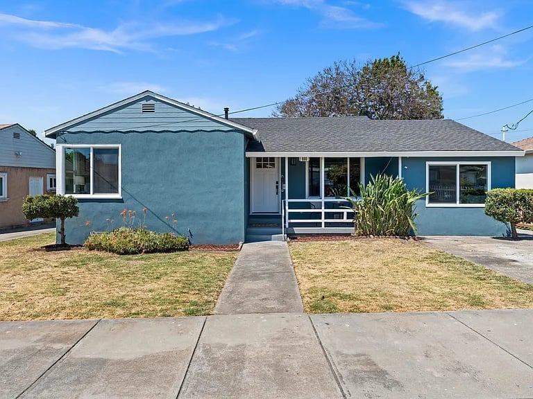 886 Harmony Dr