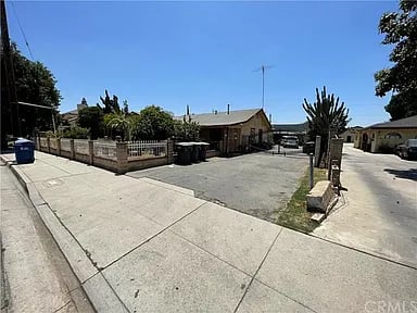 11702 Lower Azusa Rd