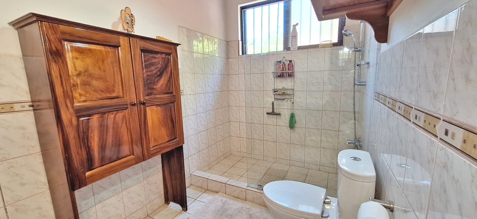 Villa Veneto | Private 3-Bedroom Home with Guest Studio on a Spacious Lot