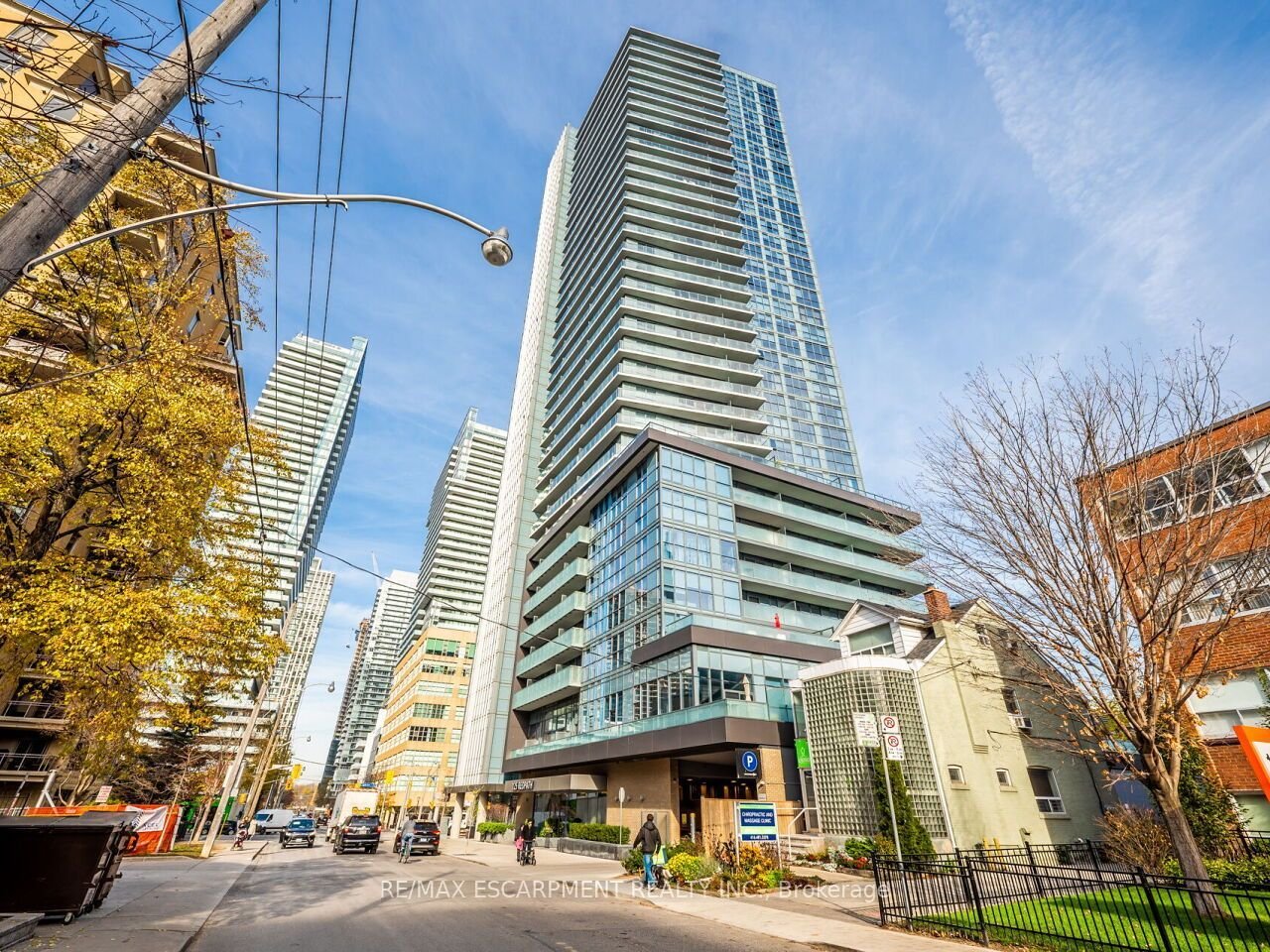 BEGINNER LUXURY IN MIDTOWN 