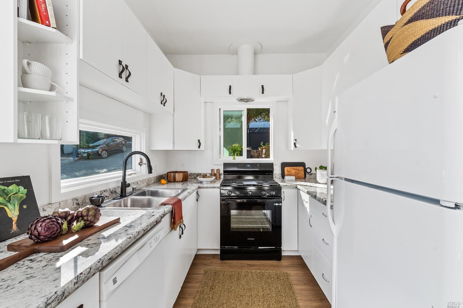 301 4th St