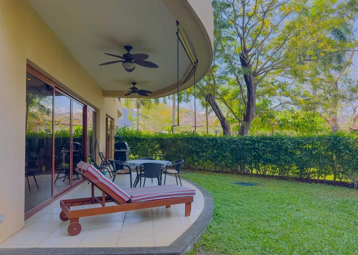 Ground Level Condo with a Yard