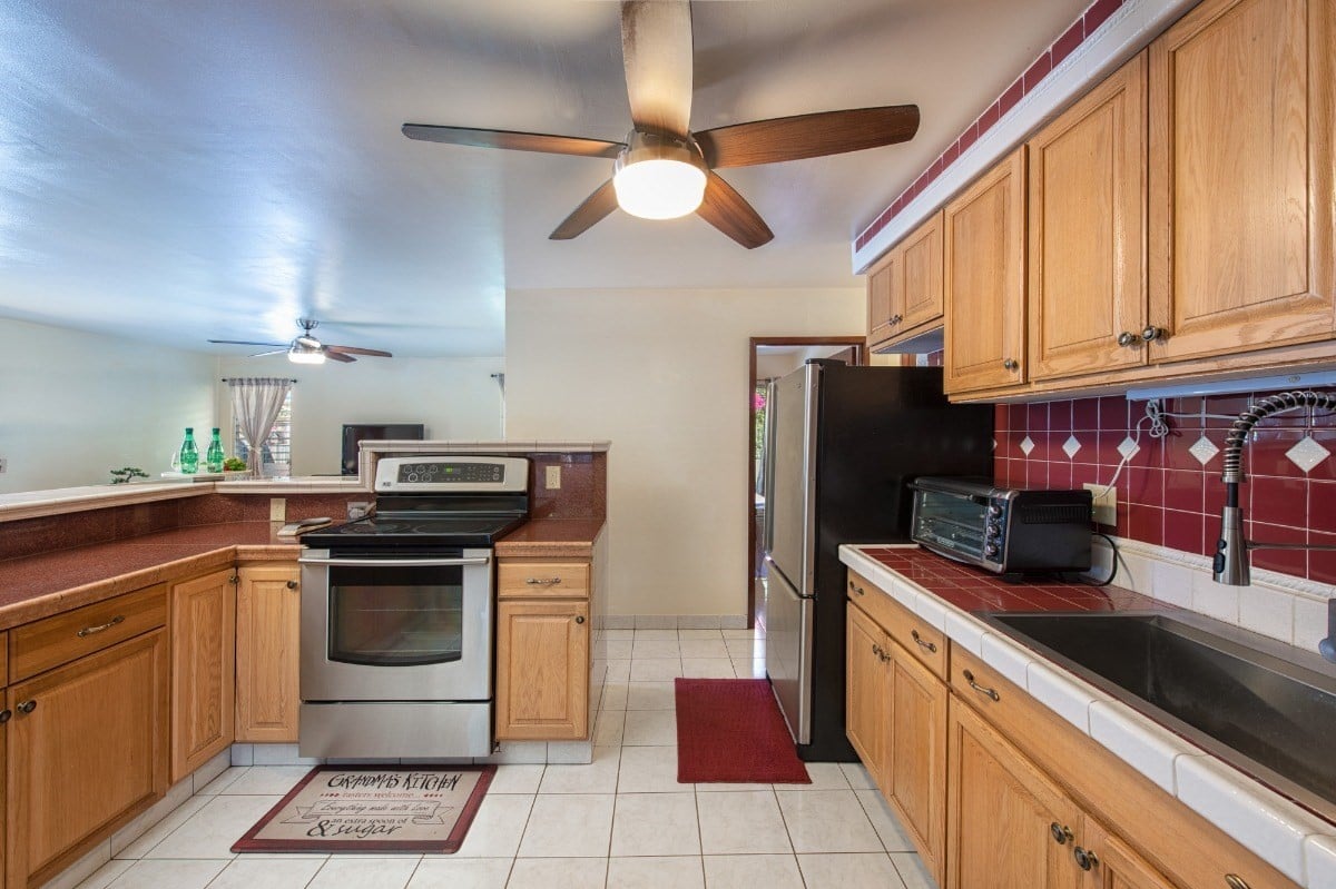 62-3283-A Hulukupuna St