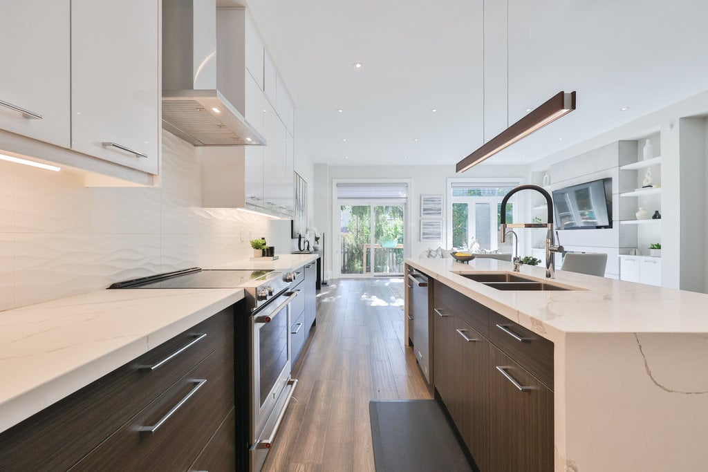 15A Tecumseth Ave