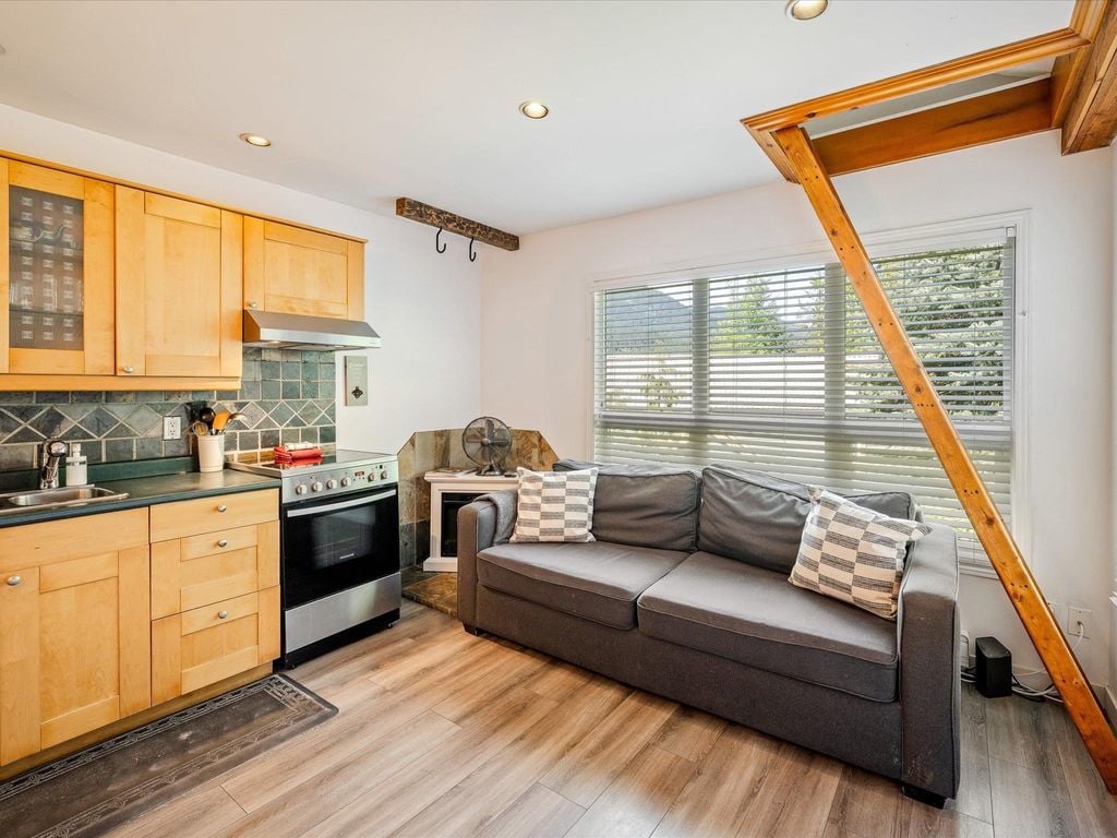 2134 Sarajevo Dr, #1