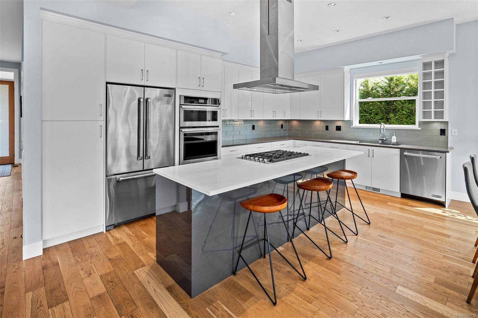 106 Moss St
